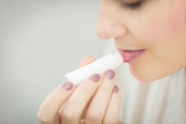 Les meilleurs soins naturels pour embellir vos cheveux crépus
